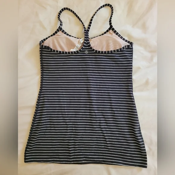 Lululemon Tank 8 - Picture 12 of 12